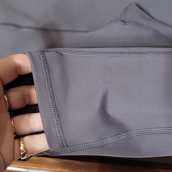 Gray High-Waisted Leggings - Picture 2 of 3